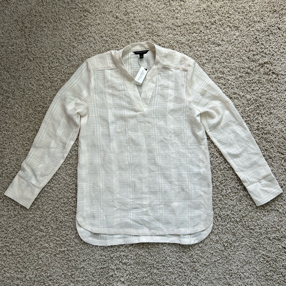 NWT Banana Republic Women’s XS Cream Blouse